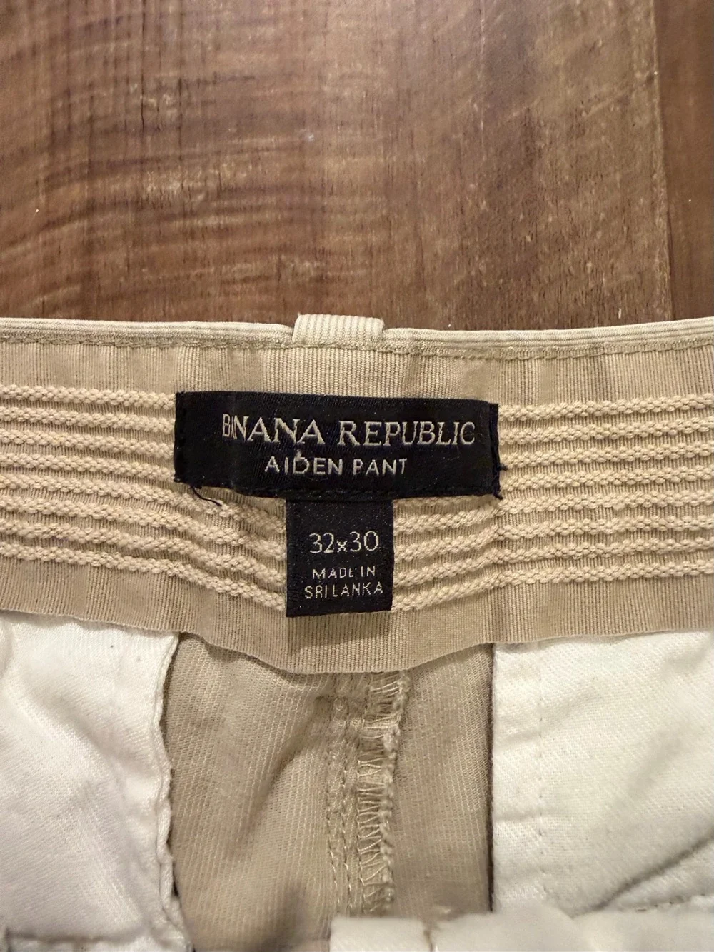 Banana Republic Aiden Pant Chinos 32x30 Khaki Color